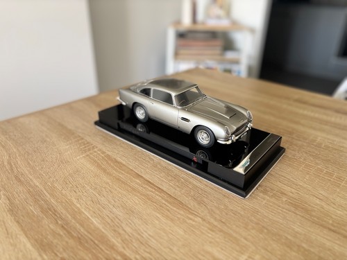 Aston martin db5 - martin,