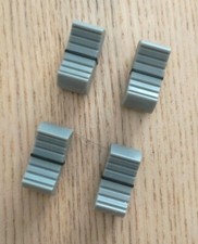 X 4 fader potentiomètre bouton pour table de mixage 4 mm GRIS / GREY  X 4 NEUF