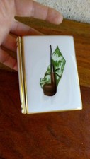 Jolie Petite Boite à tabac -  Pipe -  forme de livre  - LIMOGES porcelaine -