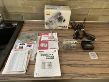 Appareil photo numérique nikon coolpix 3200 , complet , fonctionnel .