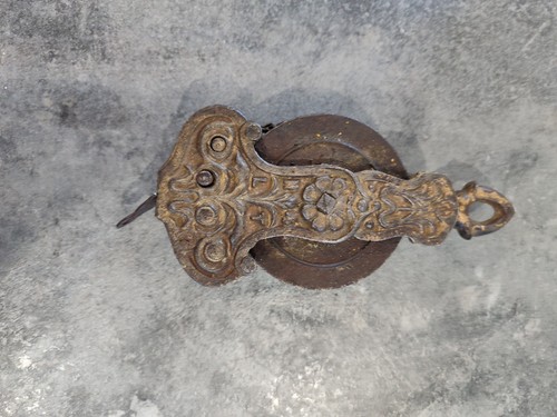 Ancienne poulie fonte de - poulie,