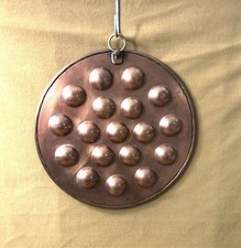 ancien plat rond / moule en