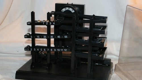 Superbe horloge time - superbe, machine