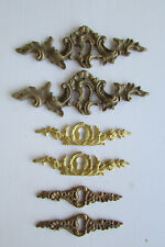 Lot de 7 entrées de serrure en bronze doré de style Louis XV, XIV, XVI