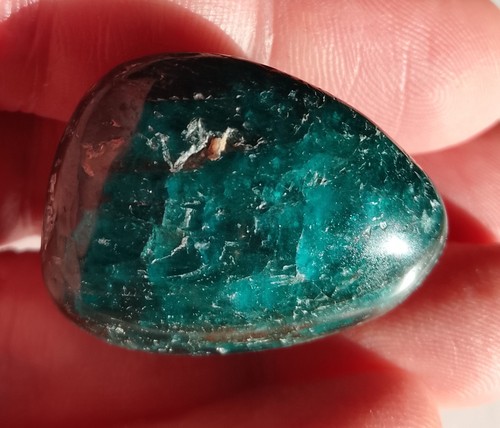 17.56gr 28x23x17mm apatite