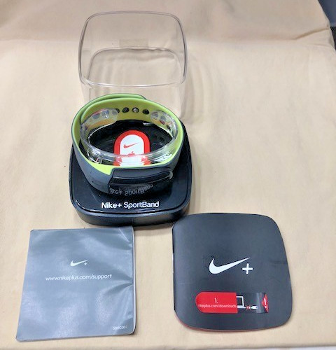 Nike plus sportband model - model, #