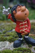 01572269  PROMO  FIGURINE