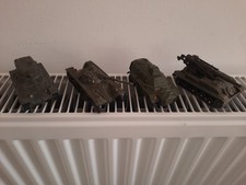 4 Vehicules Militaire Dinky