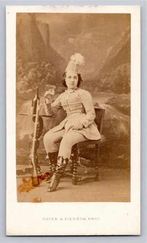 Cdv 1865 femme costume - 1865, en