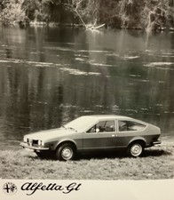 Rare Dossier De Presse 1977 ALFA ROMEO ALFETTA BERLINA & GT & 2000 SPIDER VELOCE