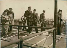 Paris, chasse à l'homme sur les toits rue Chauchat Vintage silver print