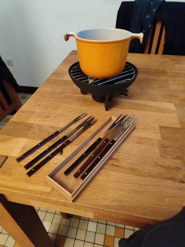 Service fondue fonte le - fonte,