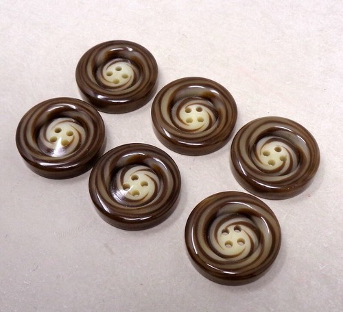 Lot gros boutons anciens - 6,