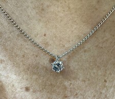 Collier en or blanc 18 carats