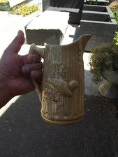 ancien pichet en barbotine