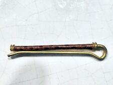 Ancienne pince à cravate en cuir et métal plaqué or