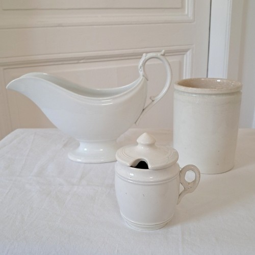 Saucière blanche ancienne pot