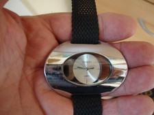 Montre à quartz de marque