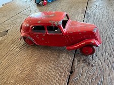 JRD CITROËN TRACTION BERLINE MECANIQUE ZAMAC JANTES BAKELITE ROUGE 12,5 CM 1938