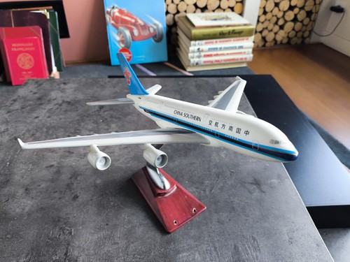 Maquette avion resine airbus - maquette,
