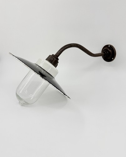Lampe cour ancienne - cour,