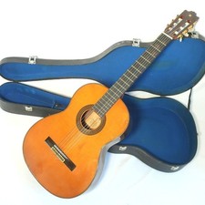 Guitare classique YAMAHA C-300
