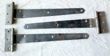Trois anciennes  charniéres pentures  ferrure en fer forge  Long 35 cm