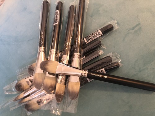 New 100 authentic mac - new!, 100%