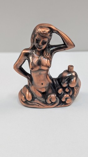 Briquet sculpture femme nue