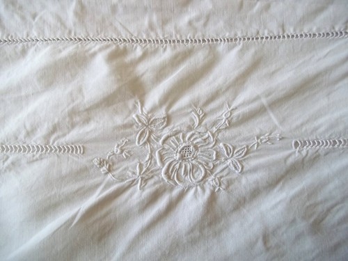 Drap ancien brode - brode, et