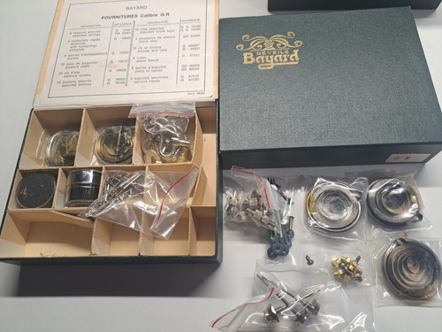 Ancien coffret fournitures - de,