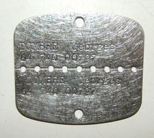 PLAQUE D'IDENTITE MODELE 1950 D'UN SOLDAT FRANCAIS CLASSE 1964