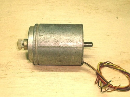 Moteur pas - moteur, idéal