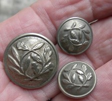 3  BOUTONS  UNIFORME POLICE