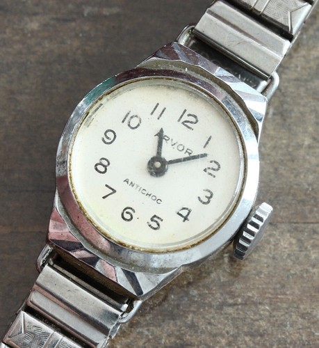 Jolie montre mécanique