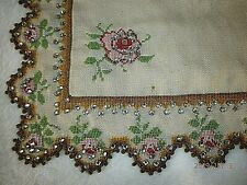 NAPPERON/BRODERIE FAIT