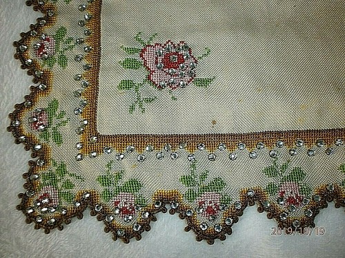 Napperon broderie fait - napperon/broderie,