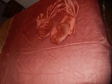 ANCIEN COUVRE LIT AVEC POLOCHON VINTAGE COULEUR ROSE SATINE GALON PIÈCE TISSUS 