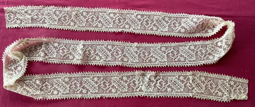 Dentelle ancienne beau volant - beau,