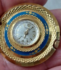 Ancienne montre mécanique /