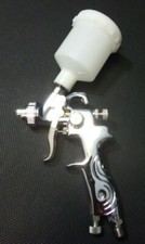 PISTOLET H.V.L.P avec godet 125 cc (basse pression) 3 Buses aux choix 