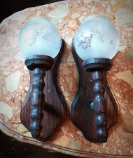 Lot de 2 Ancienne Lampe Applique Murale socle en Bois et Globe en Verre