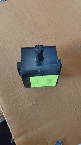 Support moteur arrière pour