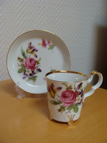 Tasse soucoupe en - et,