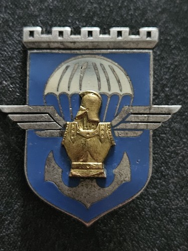 Insigne militaire pucelle - insigne,