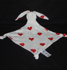 ?Doudou plat lapin  PETIT BATEAU blanc coeur rouge TTBE