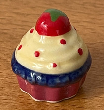 Adorable Fève Cup Cake Crème Fraise ❤️ Galette des Rois French charm ⭐