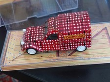 Citroën 2CV camionnette "Cochonou" à carreaux blanc et rouge Norev 1/43