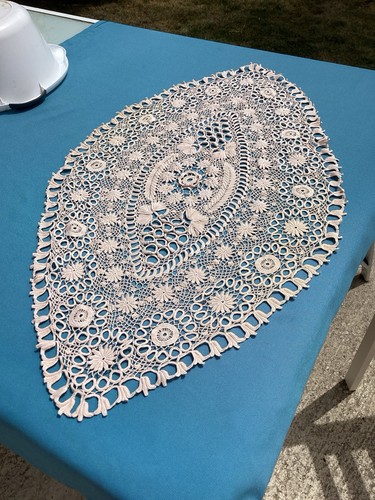 Centre table ovale main au - de,