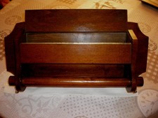 Etagère murale en bois -